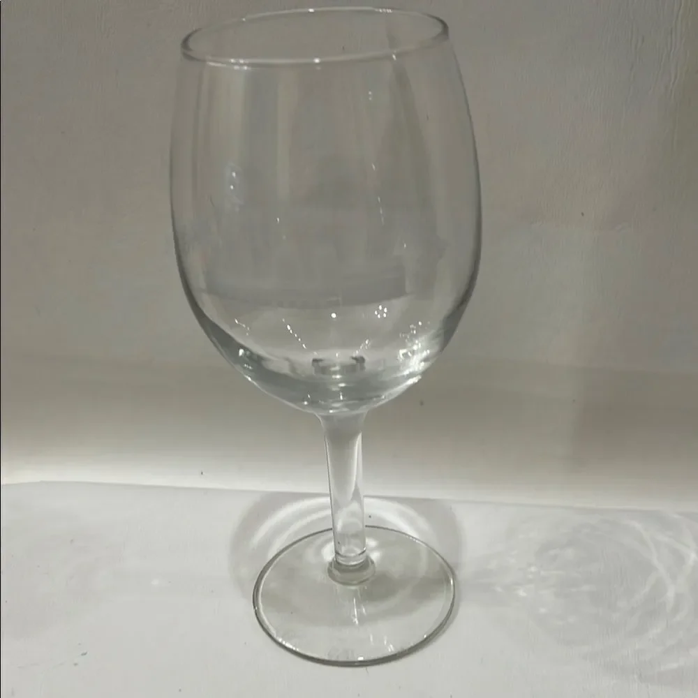 Bishop Estate Wine Glass 8 Oz Vineyard & Winery Elegant Drinkware for Dining